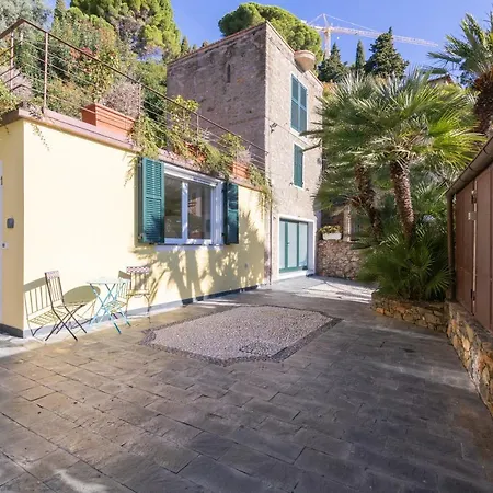 La Sterlizia Di Santa Croce Alassio