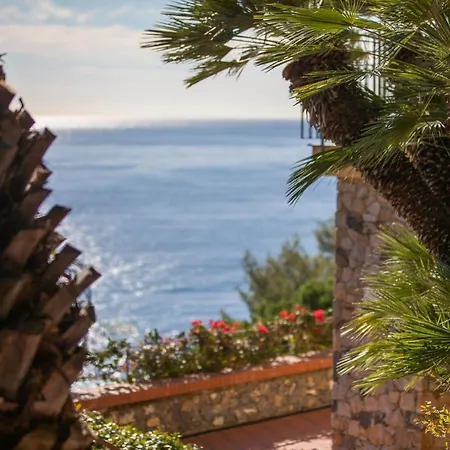 La Sterlizia Di Santa Croce Курортний комплекс 3*