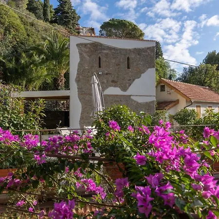 La Sterlizia Di Santa Croce Алассіо