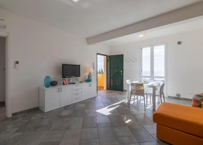 La Sterlizia Di Santa Croce 3* Алассіо