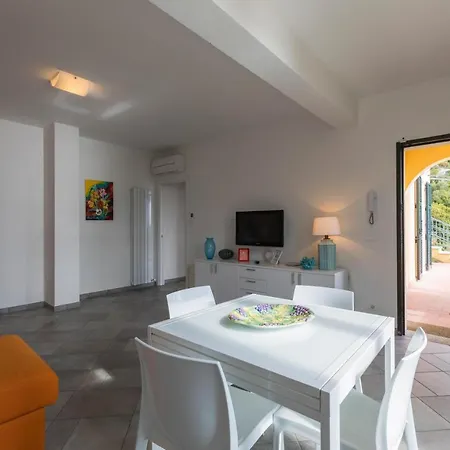 La Sterlizia Di Santa Croce Alassio