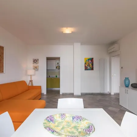 La Sterlizia Di Santa Croce