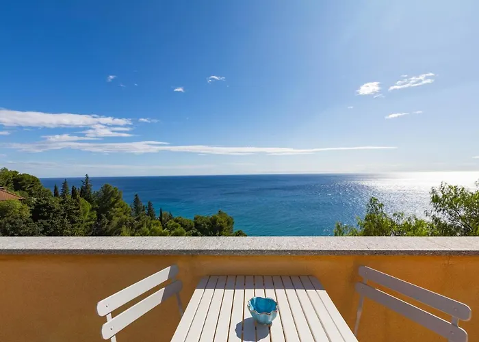 La Sterlizia Di Santa Croce Αλάσιο