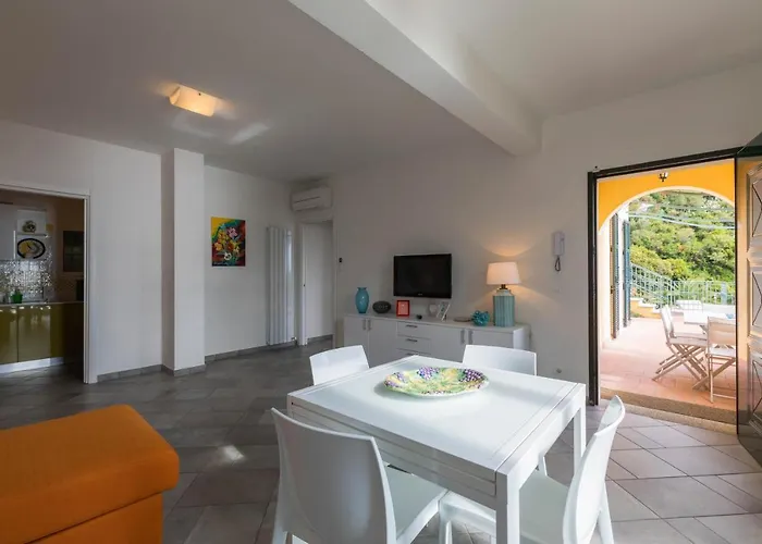 La Sterlizia Di Santa Croce Αλάσιο