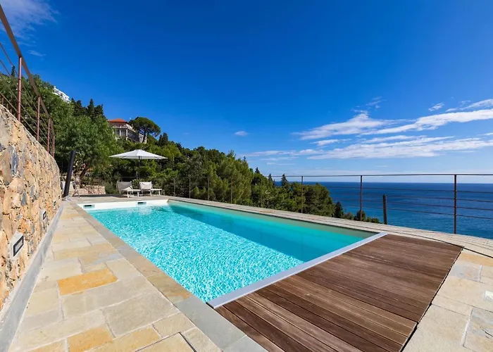 La Sterlizia Di Santa Croce 3* Alassio