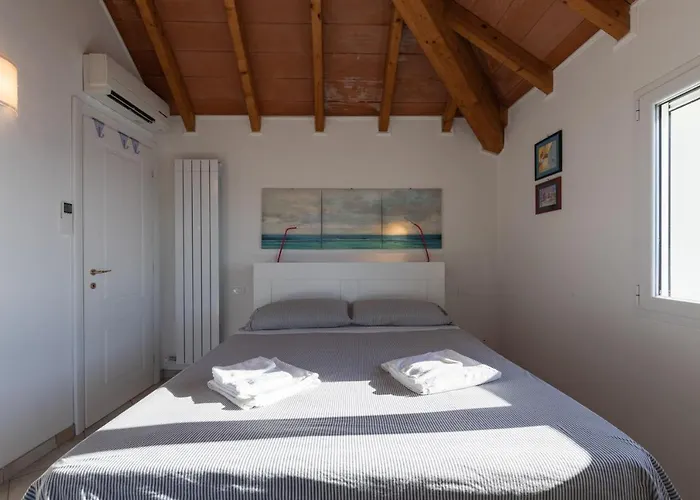 La Sterlizia Di Santa Croce Αλάσιο