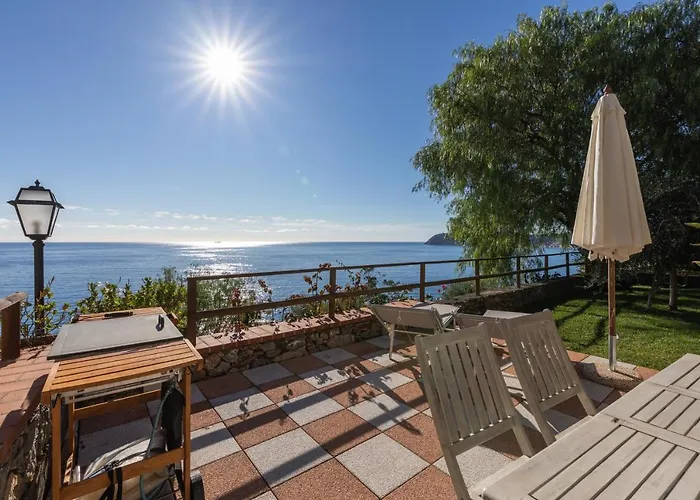 La Sterlizia Di Santa Croce Αλάσιο