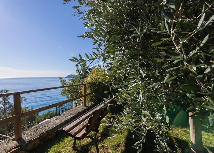 La Sterlizia Di Santa Croce Αλάσιο