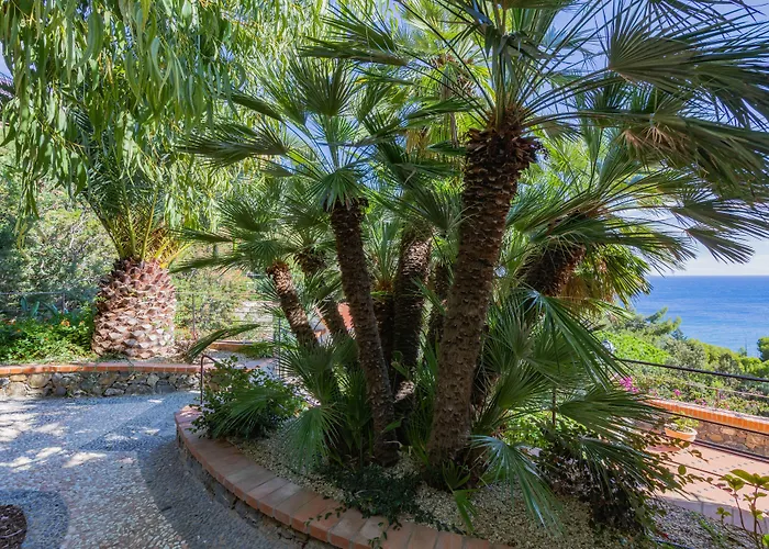 La Sterlizia Di Santa Croce Üdülőközpont Alassio